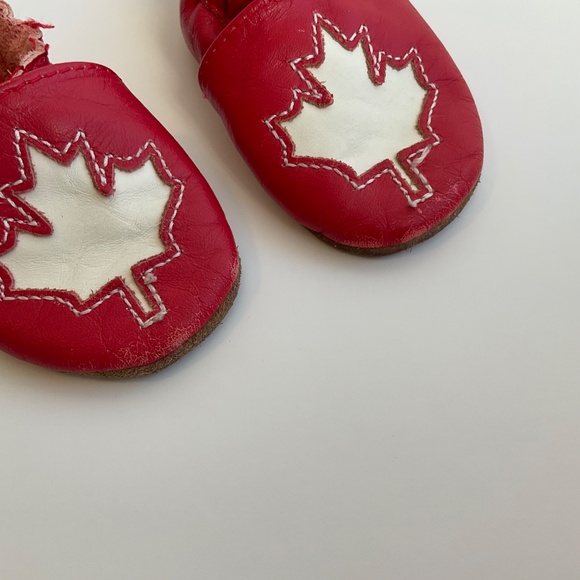 Robeez Canadian Maple Leaf Leather Baby Shoes Size 0-6 Months - Picture 3 of 13